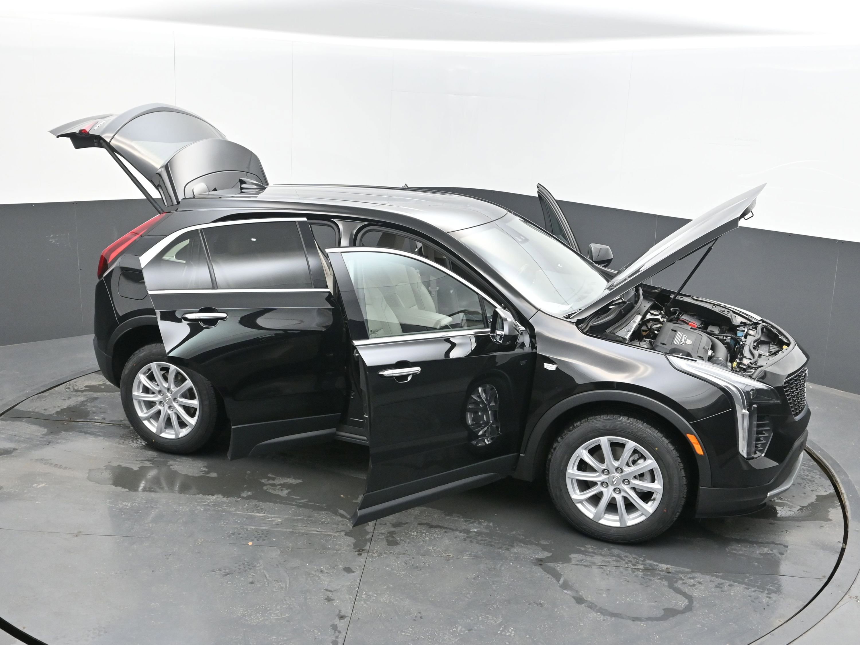 Used 2023 Cadillac XT4 Luxury w/ Cold Weather Package image 39