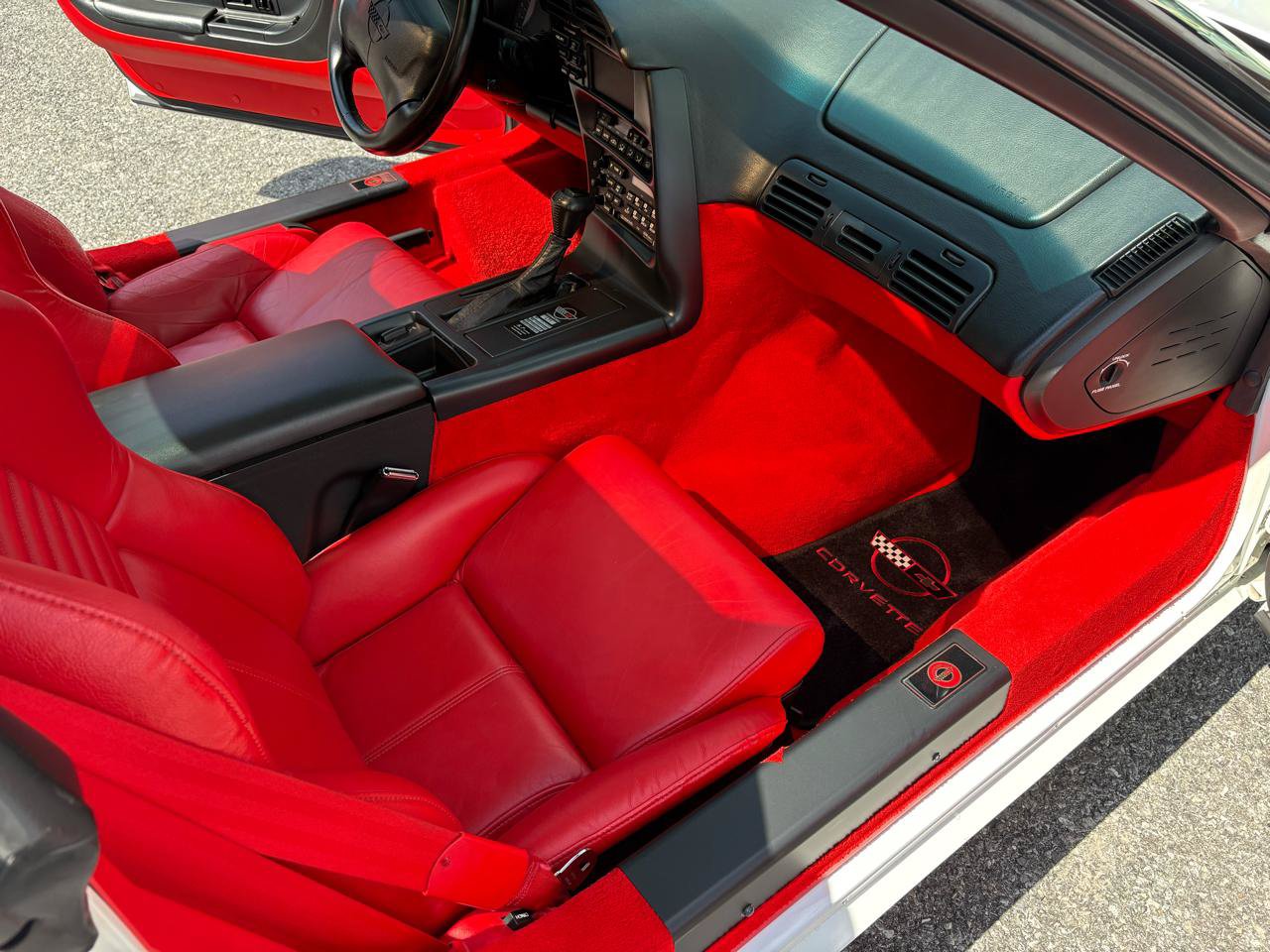 Used 1994 Chevrolet Corvette Coupe RWD image 17