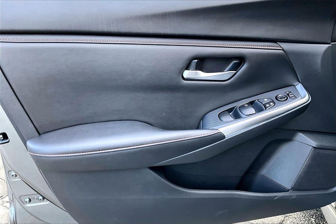 Used 2023 Nissan Sentra SR w/ Midnight Edition Package image 25