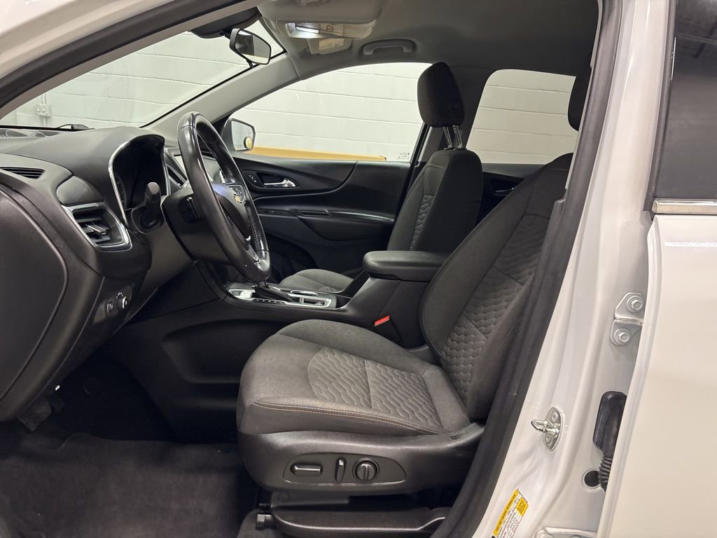 Used 2018 Chevrolet Equinox LT image 16