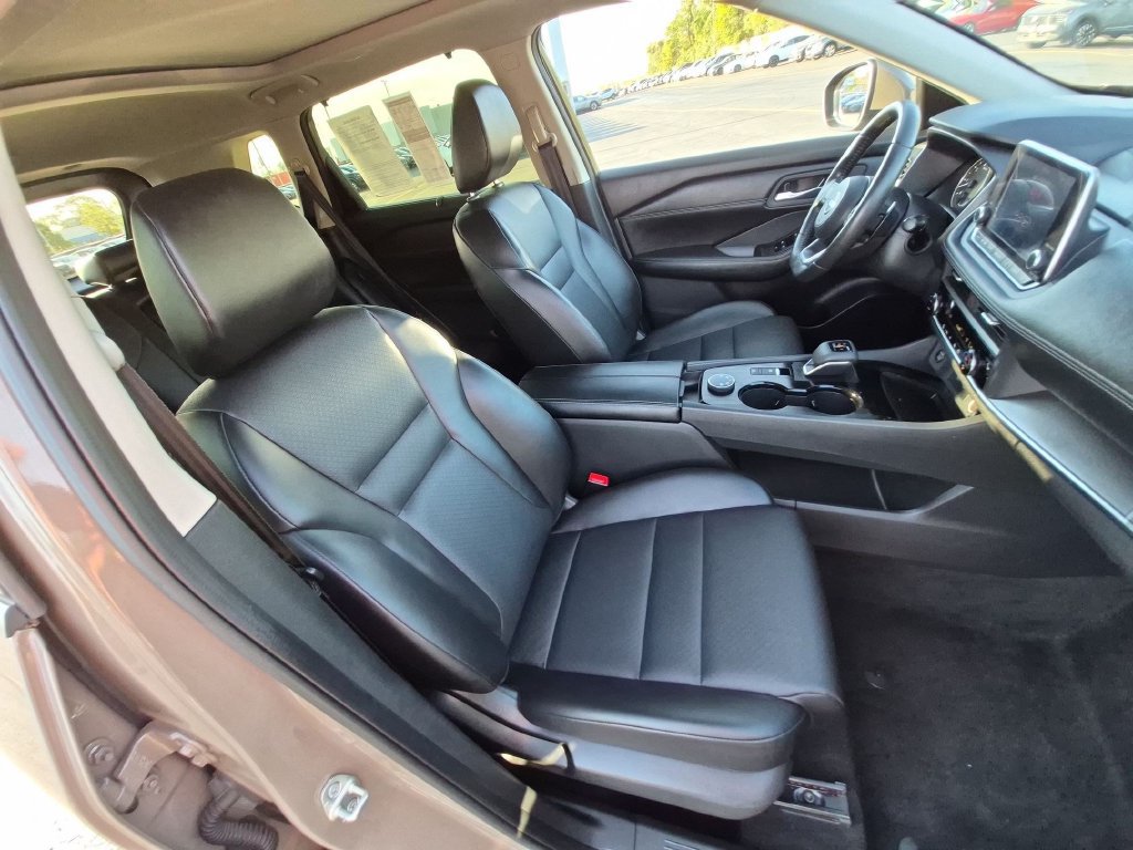 Used 2024 Nissan Rogue SV w/ SV Premium Package AWD/4WD image 29