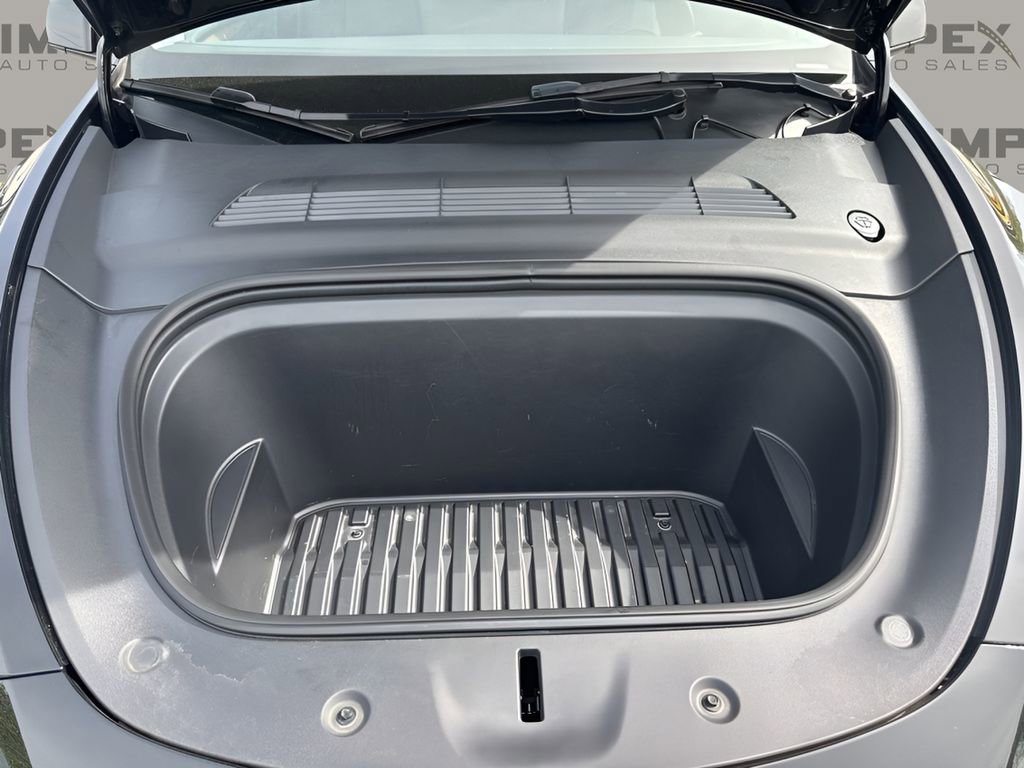 Used 2023 Tesla Model Y Long Range image 35
