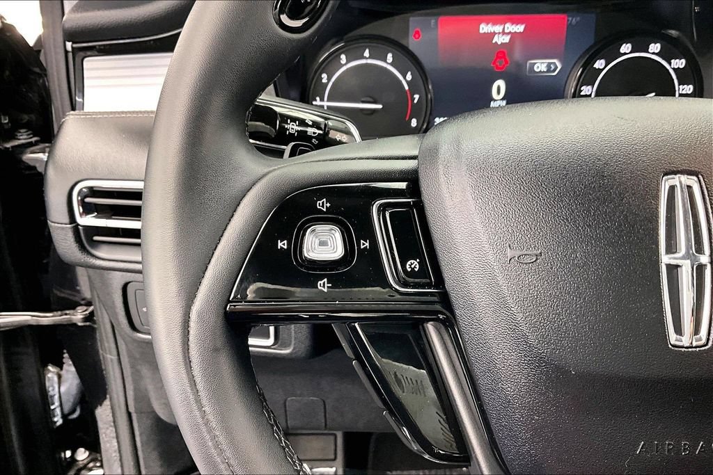 Used 2022 Lincoln Corsair AWD w/ Equipment Group 101A image 18