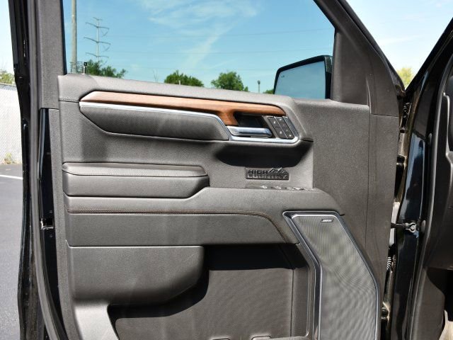 Used 2024 Chevrolet Silverado 1500 High Country w/ High Country Premium Package AWD/4WD image 10
