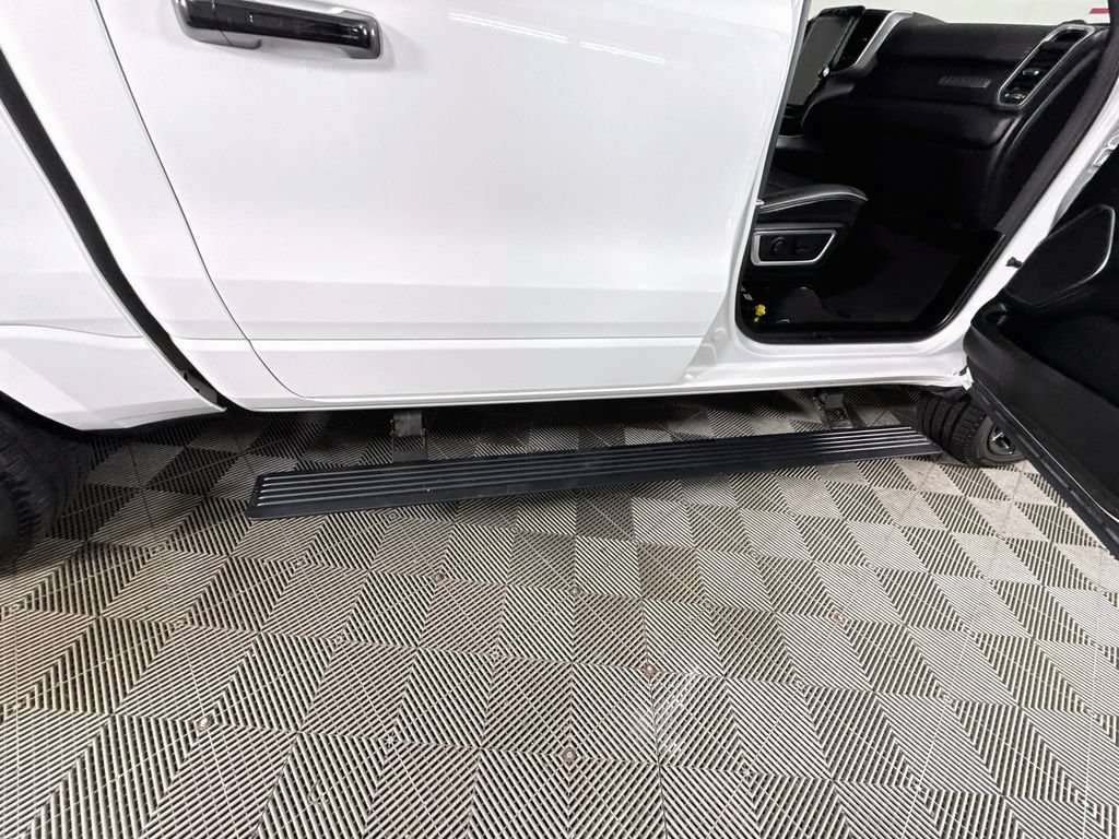 Used 2023 RAM 1500 Laramie AWD/4WD image 34