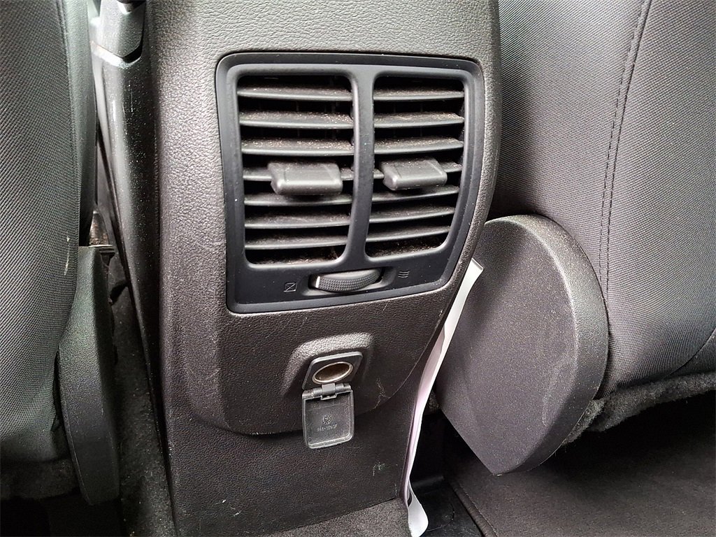 Used 2017 Ford Escape SE image 12