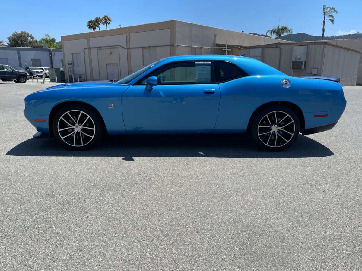 Used 2016 Dodge Challenger R/T Scat Pack w/ Leather Interior Group RWD image 8