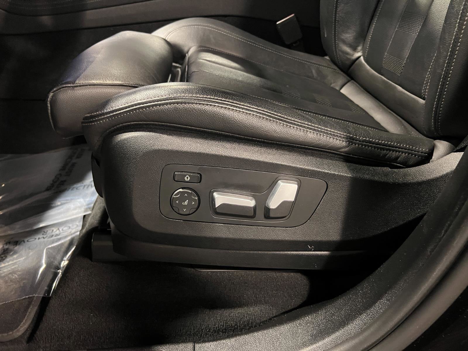 Used 2022 BMW X7 xDrive40i w/ Premium Package image 26