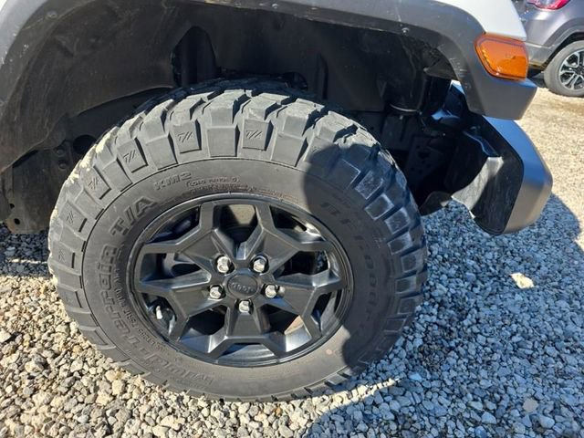 Used 2023 Jeep Gladiator Willys image 12