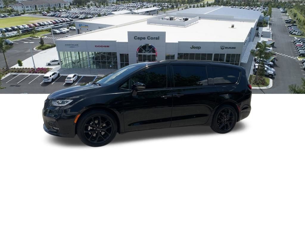 Used 2024 Chrysler Pacifica Touring-L w/ S Appearance Package FWD image 27