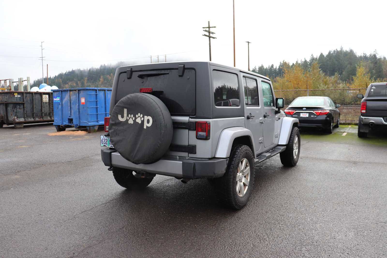 Used 2016 Jeep Wrangler Unlimited Sahara w/ Connectivity Group image 5