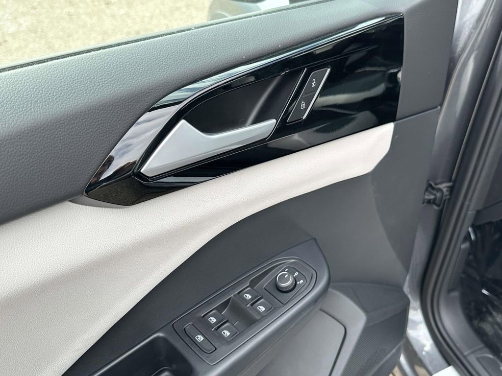 New 2025 Volkswagen Taos S image 11