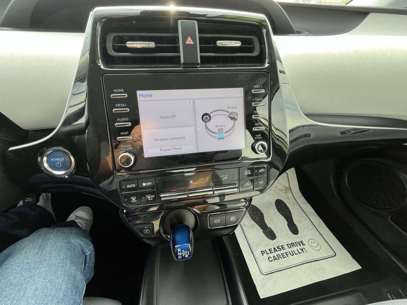 Used 2020 Toyota Prius L Eco FWD image 13