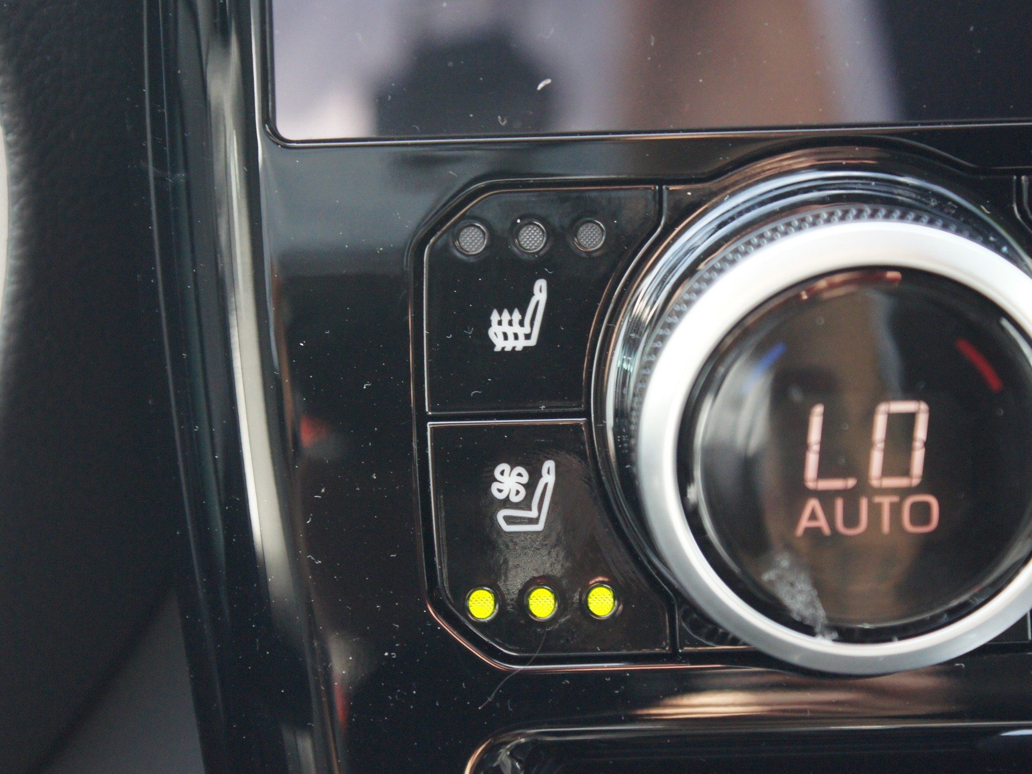 Used 2025 Toyota Highlander Limited AWD/4WD image 8