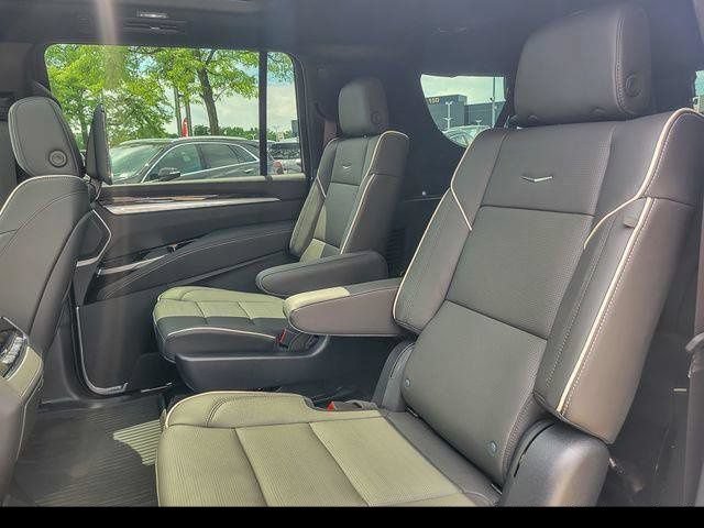New 2026 Cadillac Escalade ESV Luxury w/ Touring Package AWD/4WD image 13