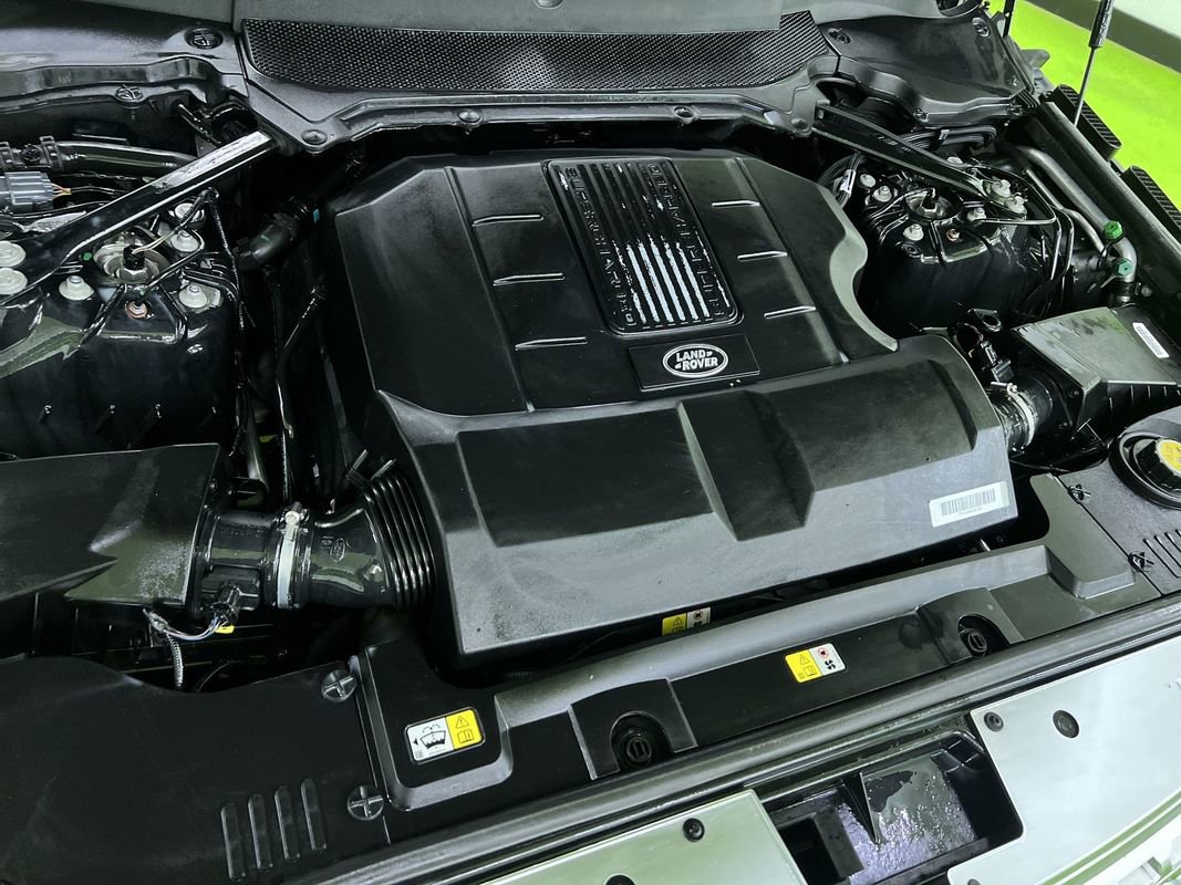 Used 2017 Land Rover Range Rover HSE AWD/4WD image 29