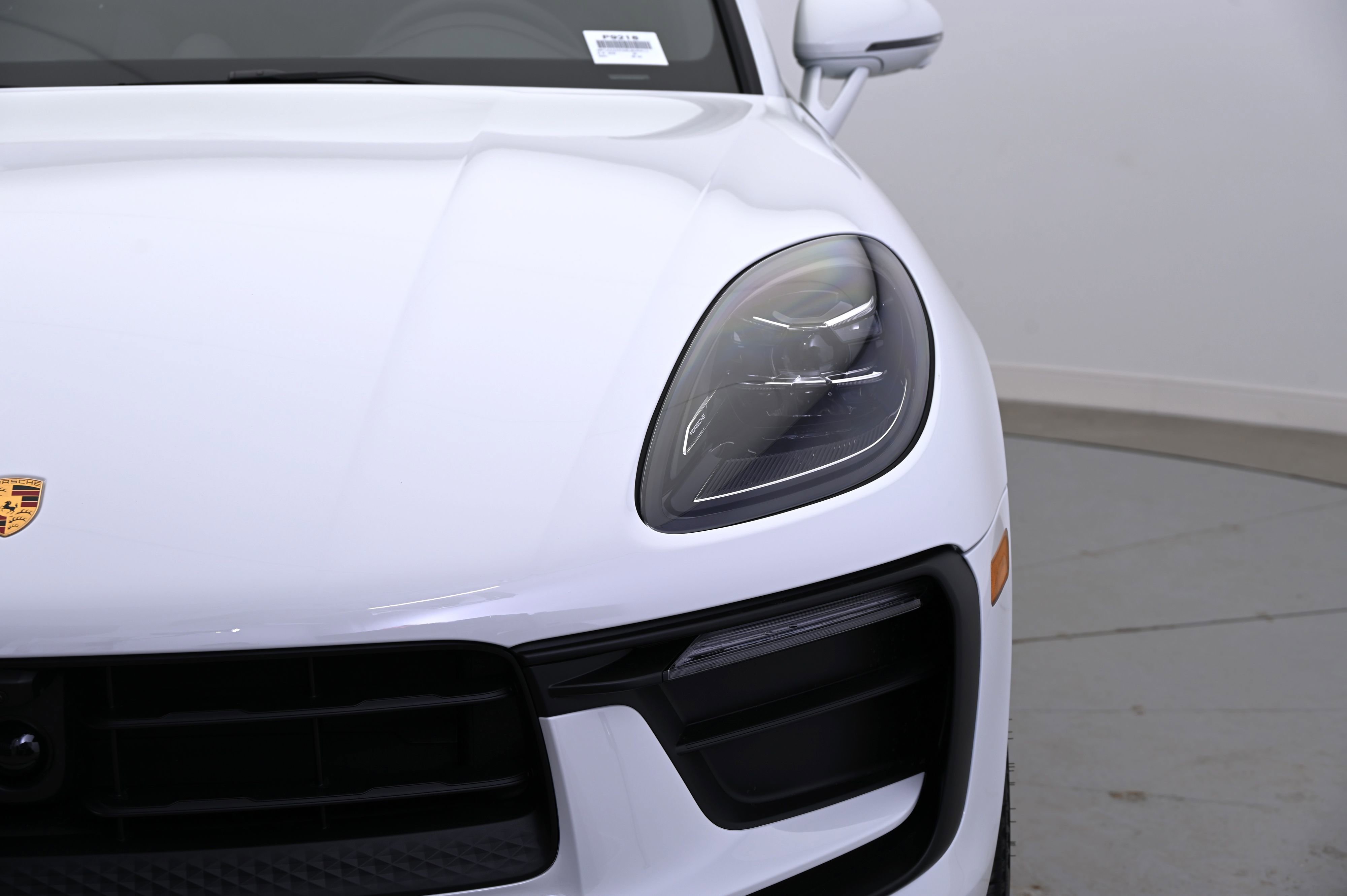 Used 2025 Porsche Macan image 12
