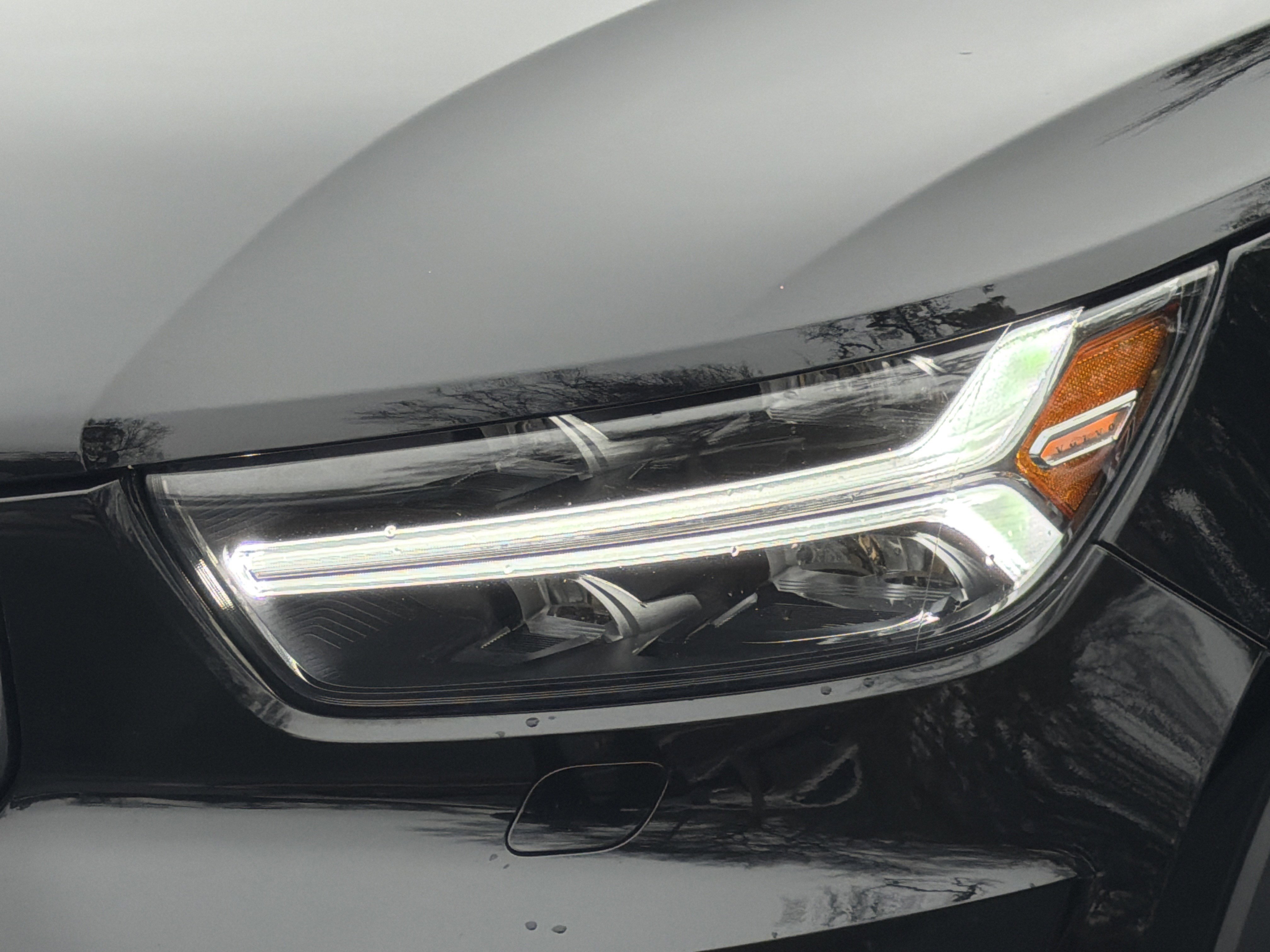 Used 2020 Volvo XC40 T5 Momentum w/ Protection Package Premier image 6