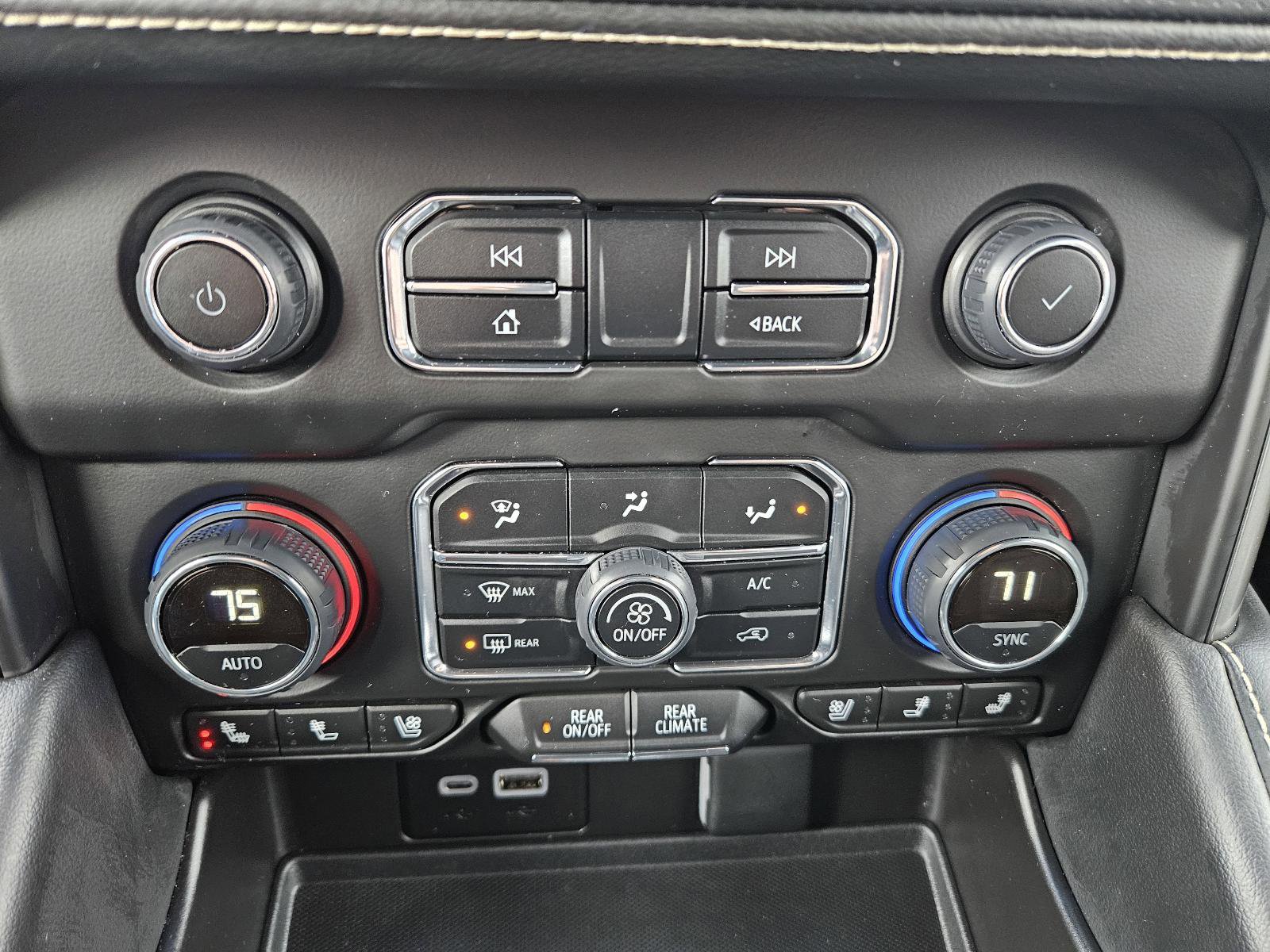 Used 2024 Chevrolet Tahoe Premier AWD/4WD image 15