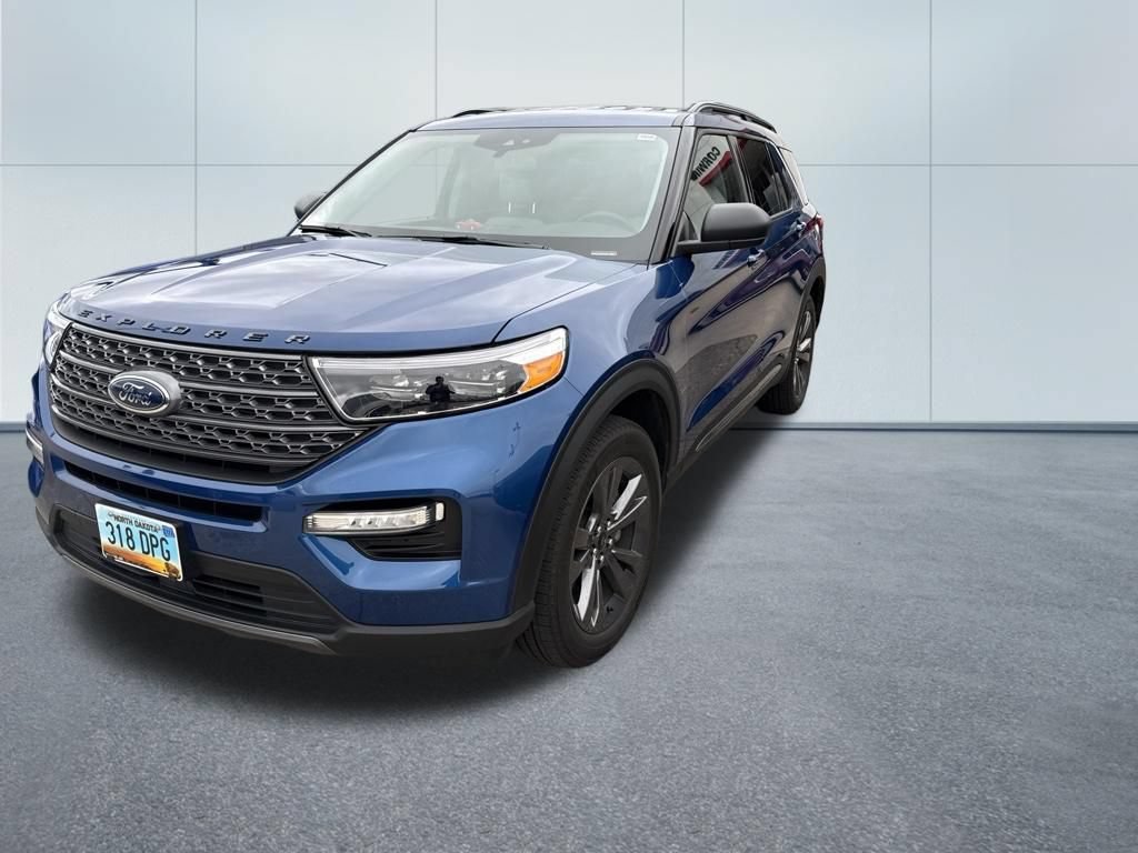 Used 2021 Ford Explorer XLT w/ Equipment Group 202A AWD/4WD image 3
