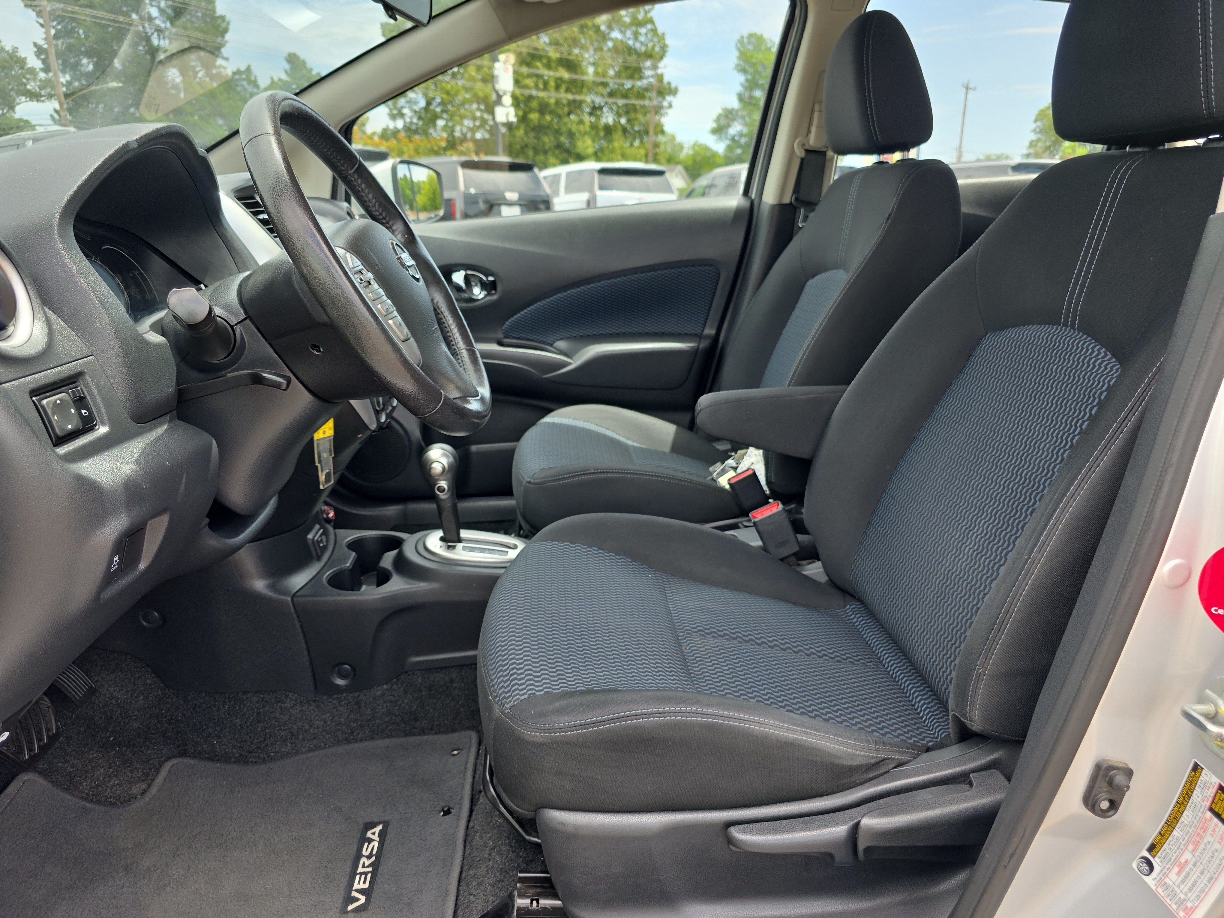 Used 2019 Nissan Versa Note SV FWD image 10