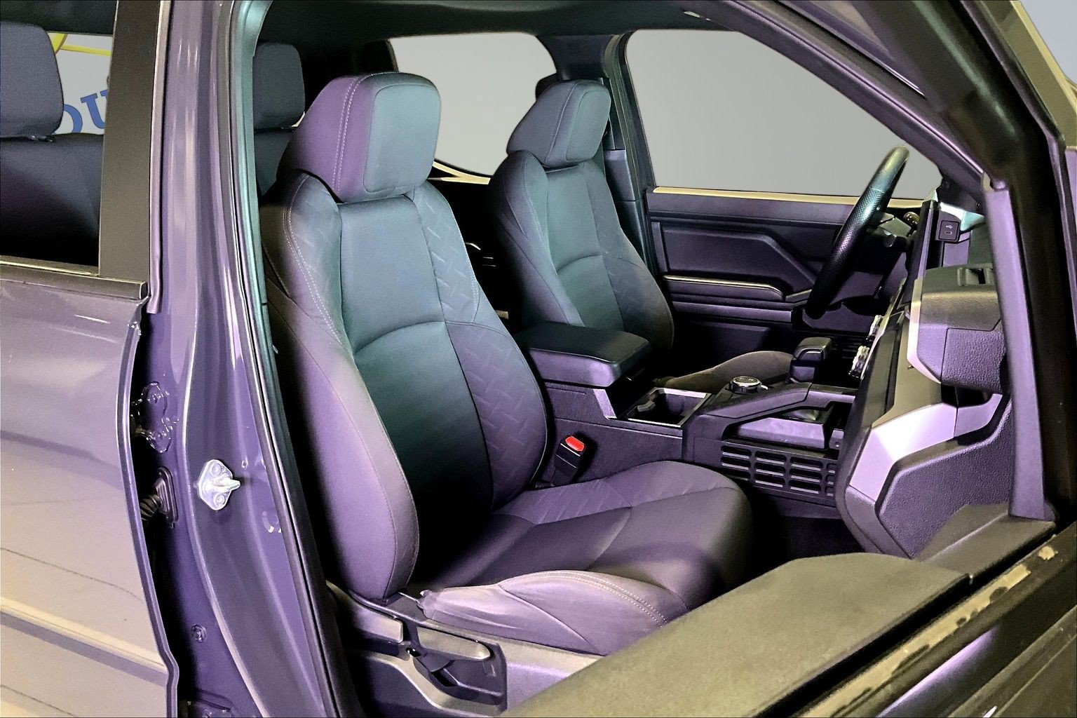 Used 2024 Toyota Tacoma SR5 AWD/4WD image 31