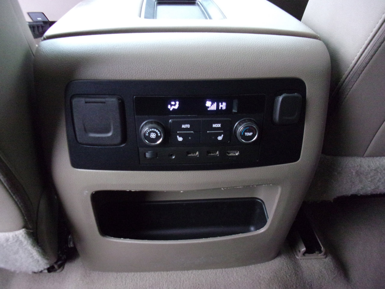 Used 2019 GMC Yukon XL SLT w/ Open Road Package image 17