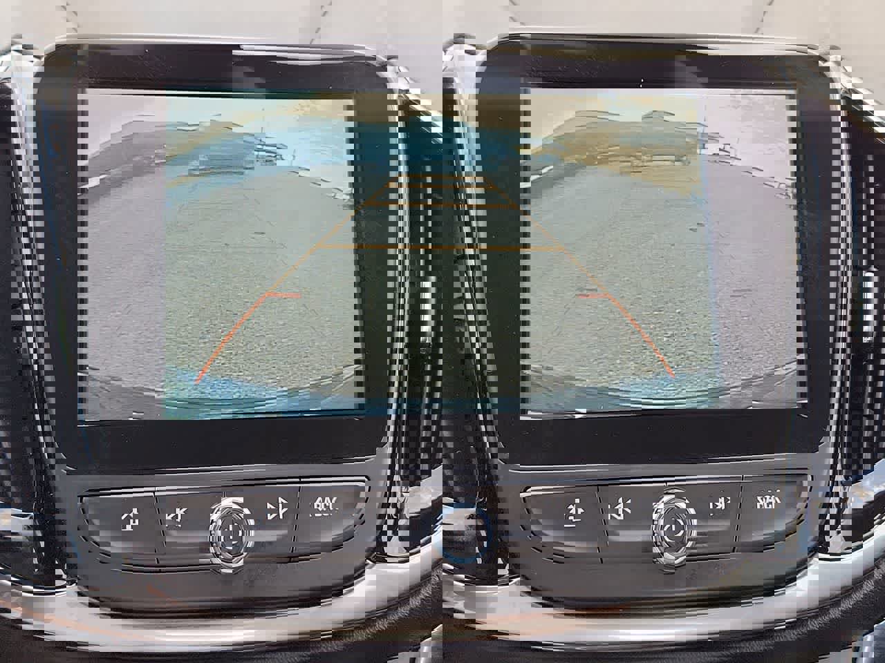 Used 2018 Chevrolet Volt Premier w/ Driver Confidence Package image 25