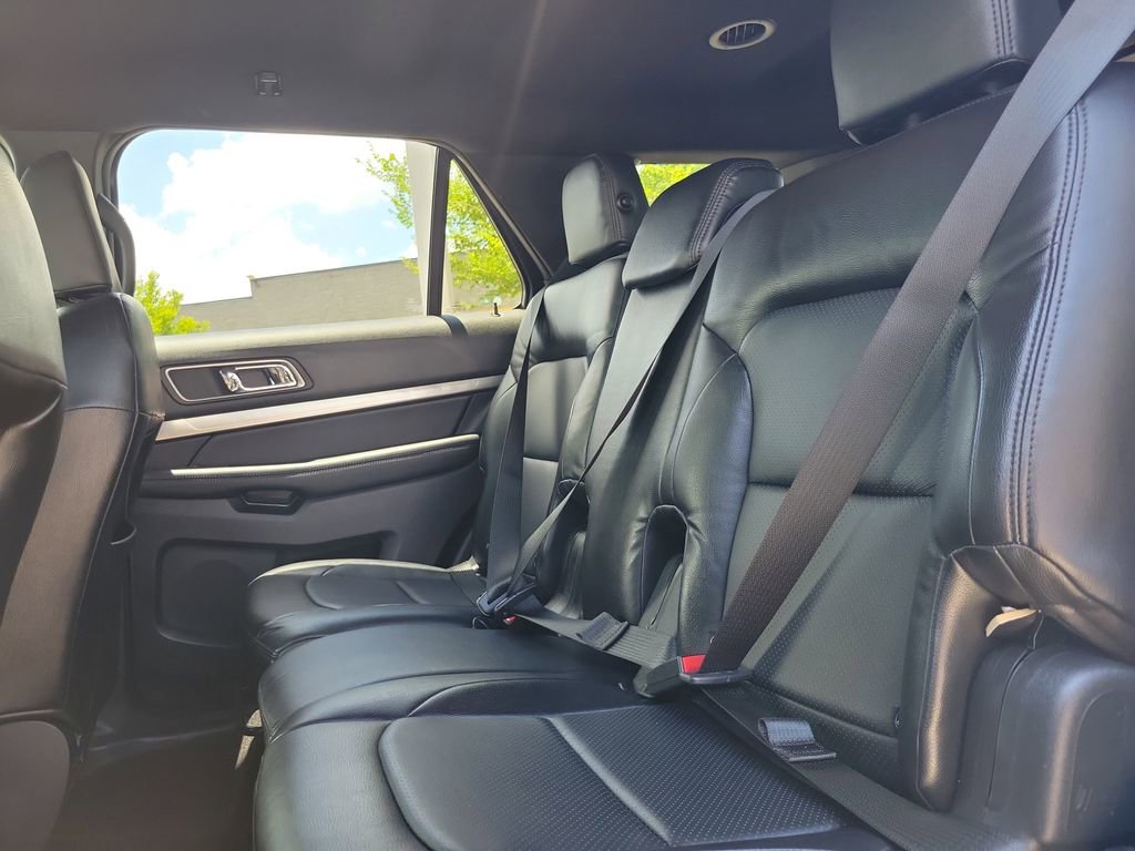 Used 2019 Ford Explorer XLT FWD image 10