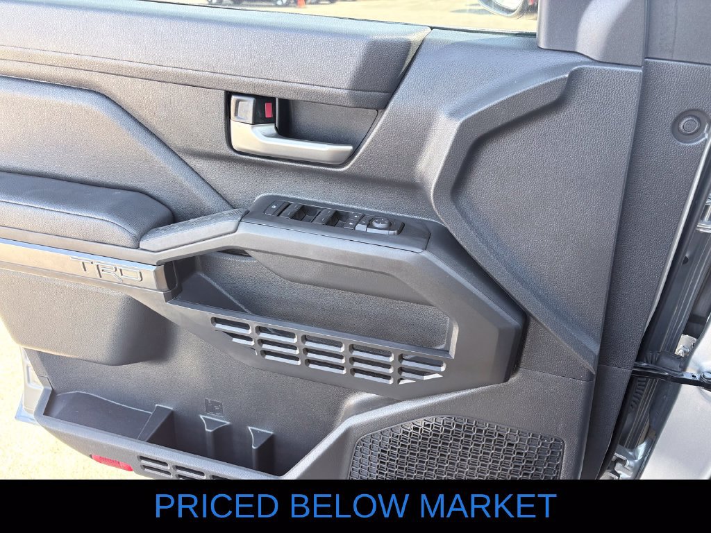 Used 2024 Toyota Tacoma TRD Sport AWD/4WD image 12