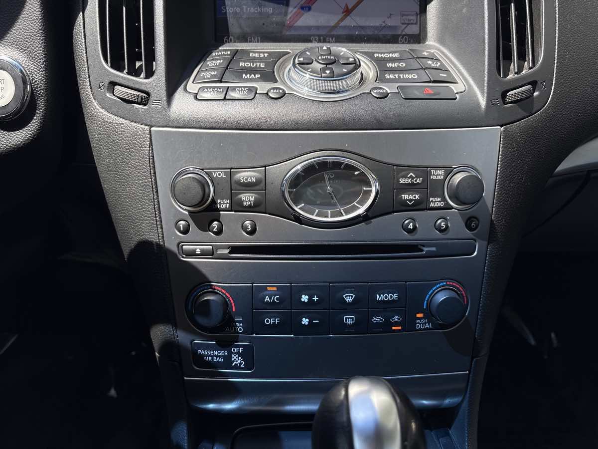 Used 2011 INFINITI G37 Journey w/ Premium Pkg RWD image 29