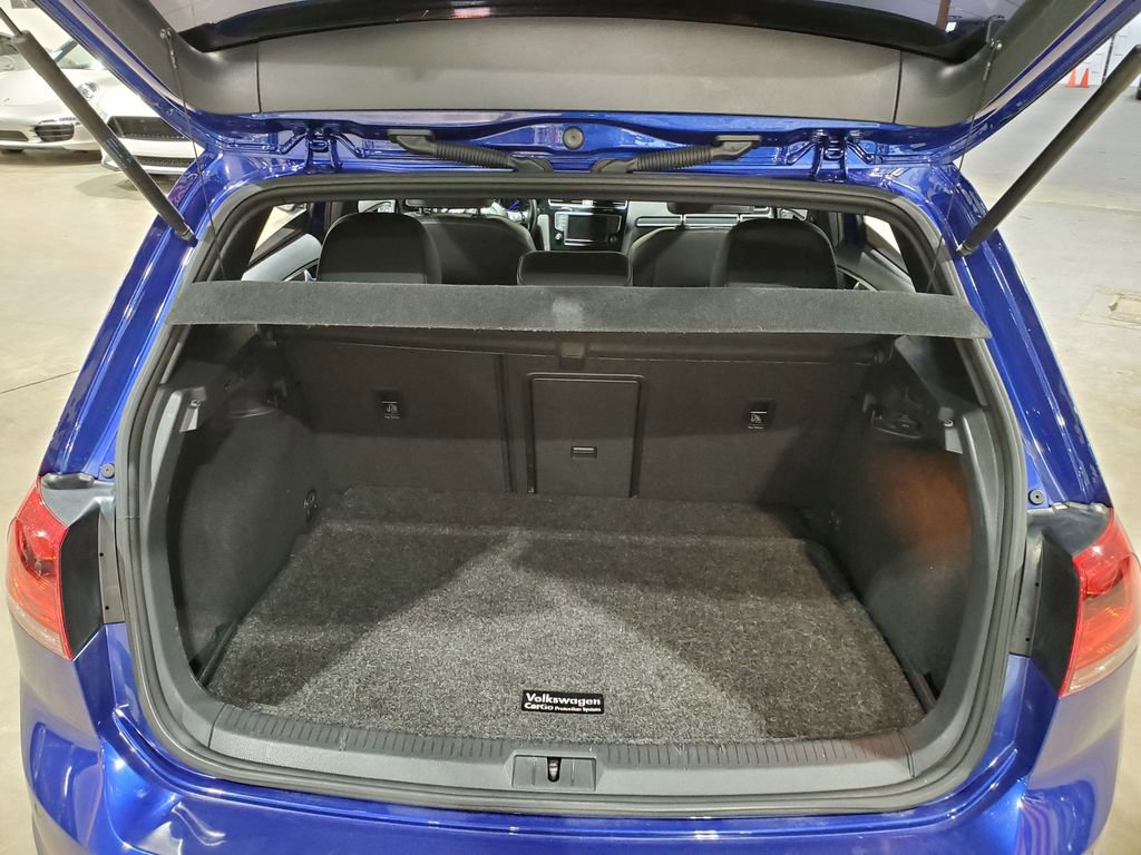 Used 2017 Volkswagen Golf R 4-Door image 39