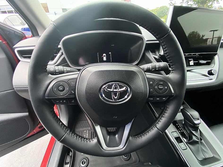 Certified 2026 Toyota Corolla Cross XLE AWD/4WD image 9