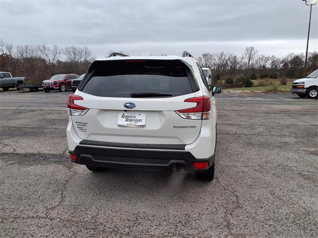 Used 2022 Subaru Forester Premium image 14