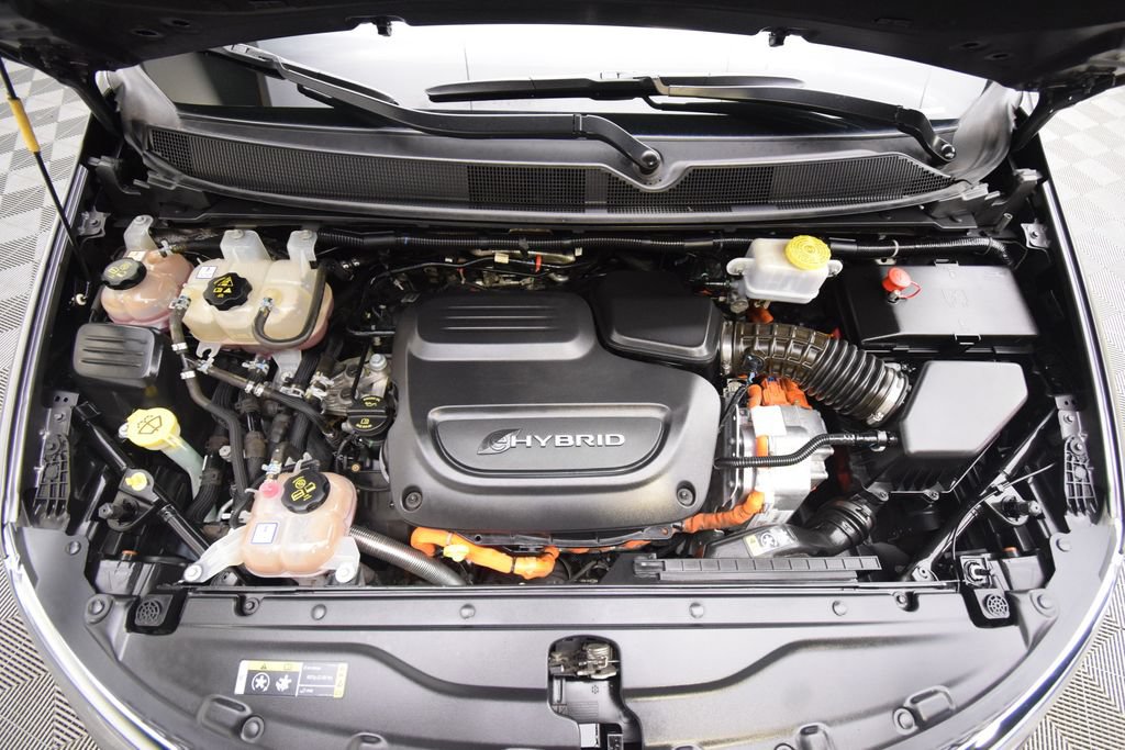 Used 2020 Chrysler Pacifica Limited FWD image 30