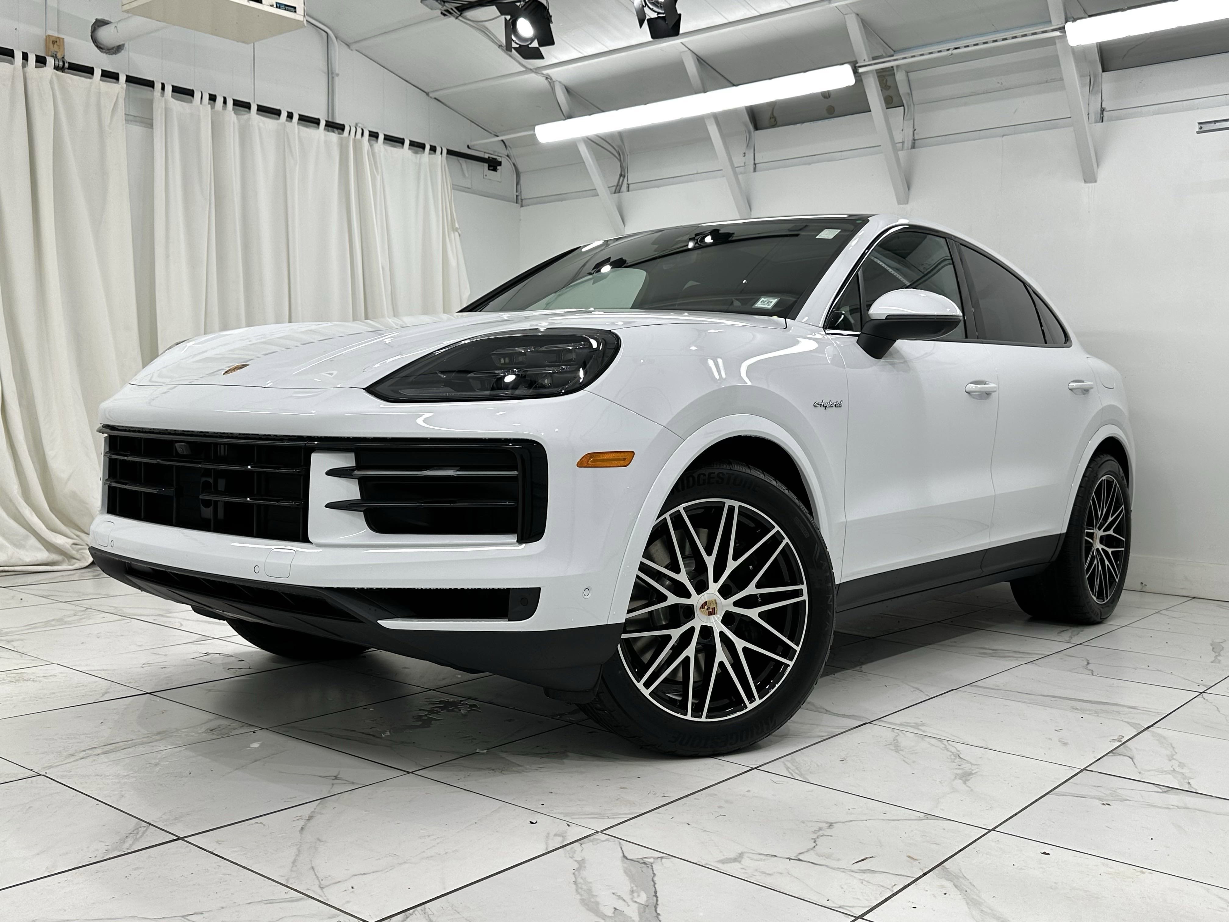 Certified 2025 Porsche Cayenne E-Hybrid image 7