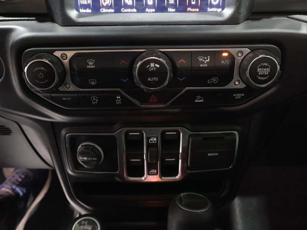 Used 2020 Jeep Gladiator Overland image 32