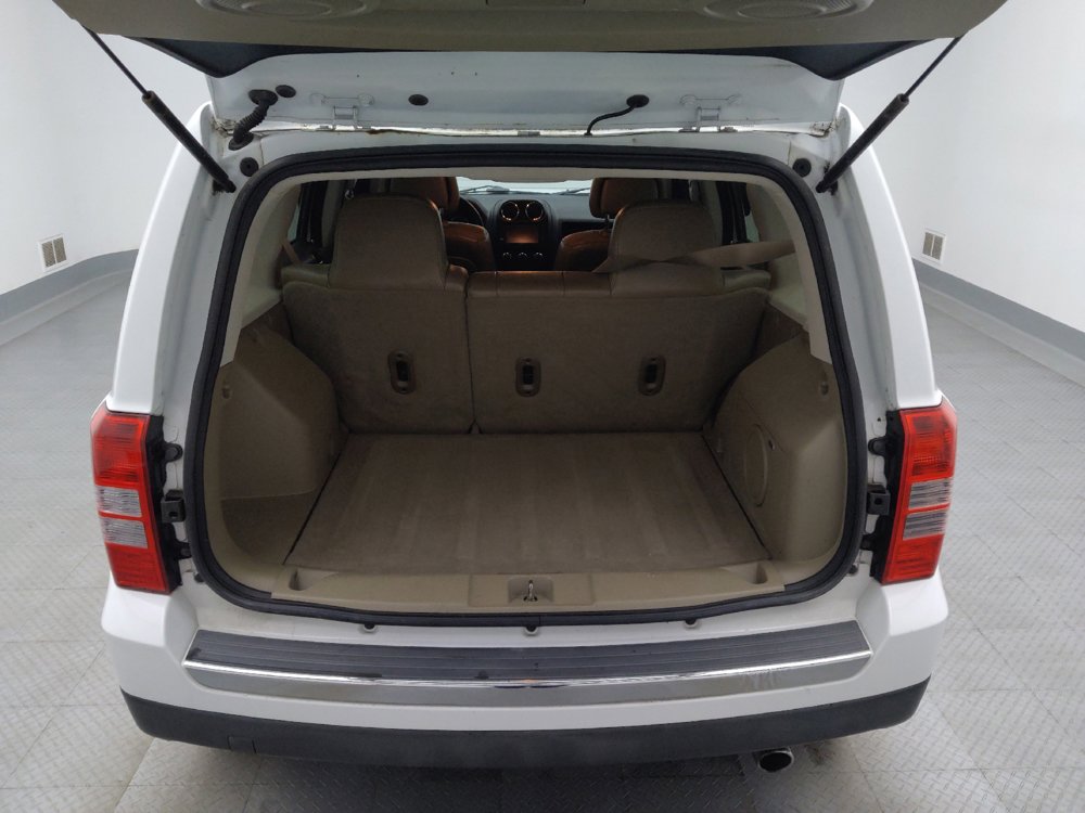 Used 2014 Jeep Patriot Limited w/ Sun/Sound Group FWD image 29