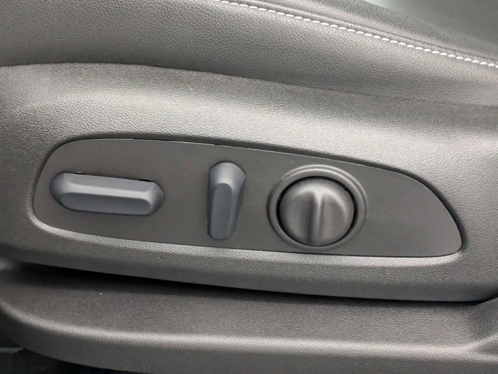 Used 2024 Chevrolet Blazer LT w/ Redline Edition image 17