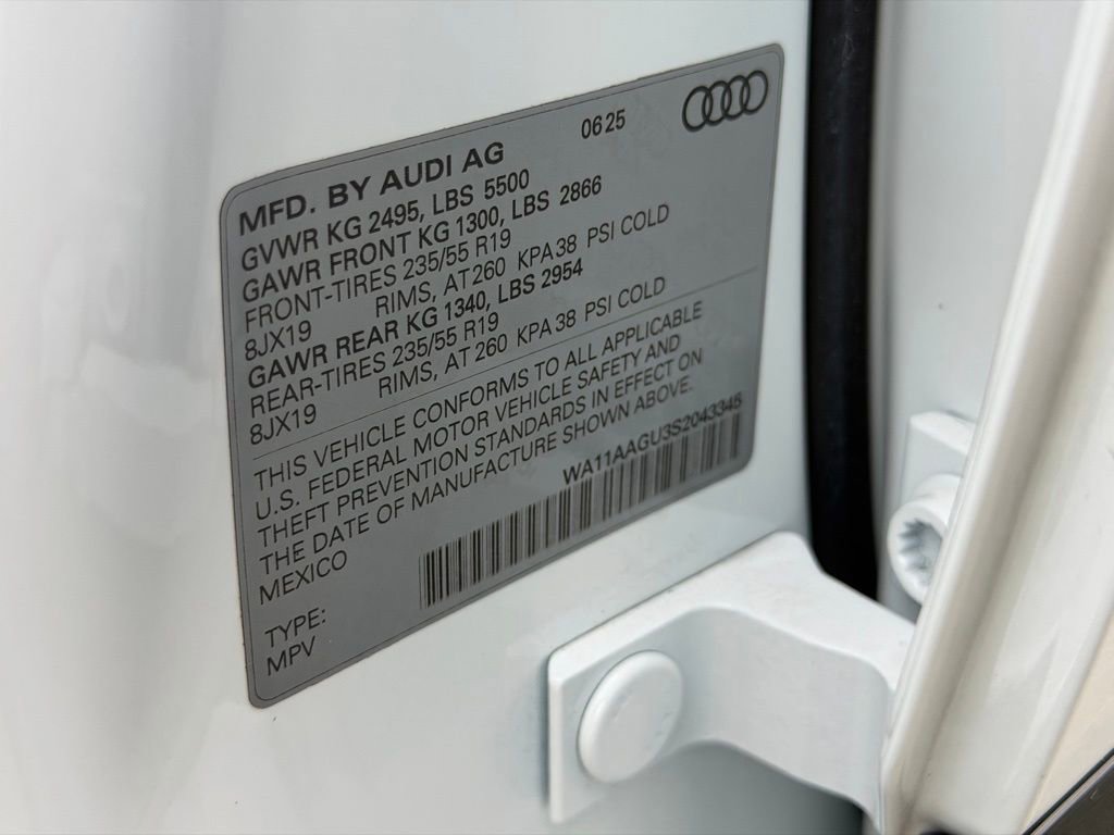 Used 2025 Audi Q5 Premium w/ Convenience Package image 24