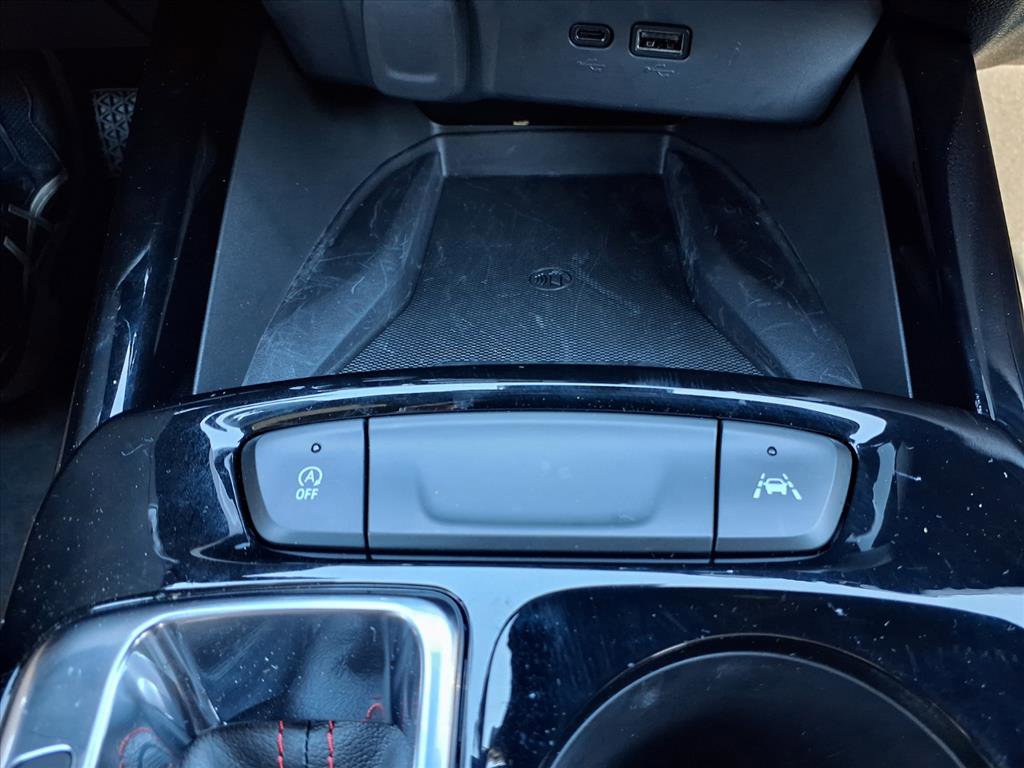Used 2025 Chevrolet Trax RS w/ Sunroof Package image 7
