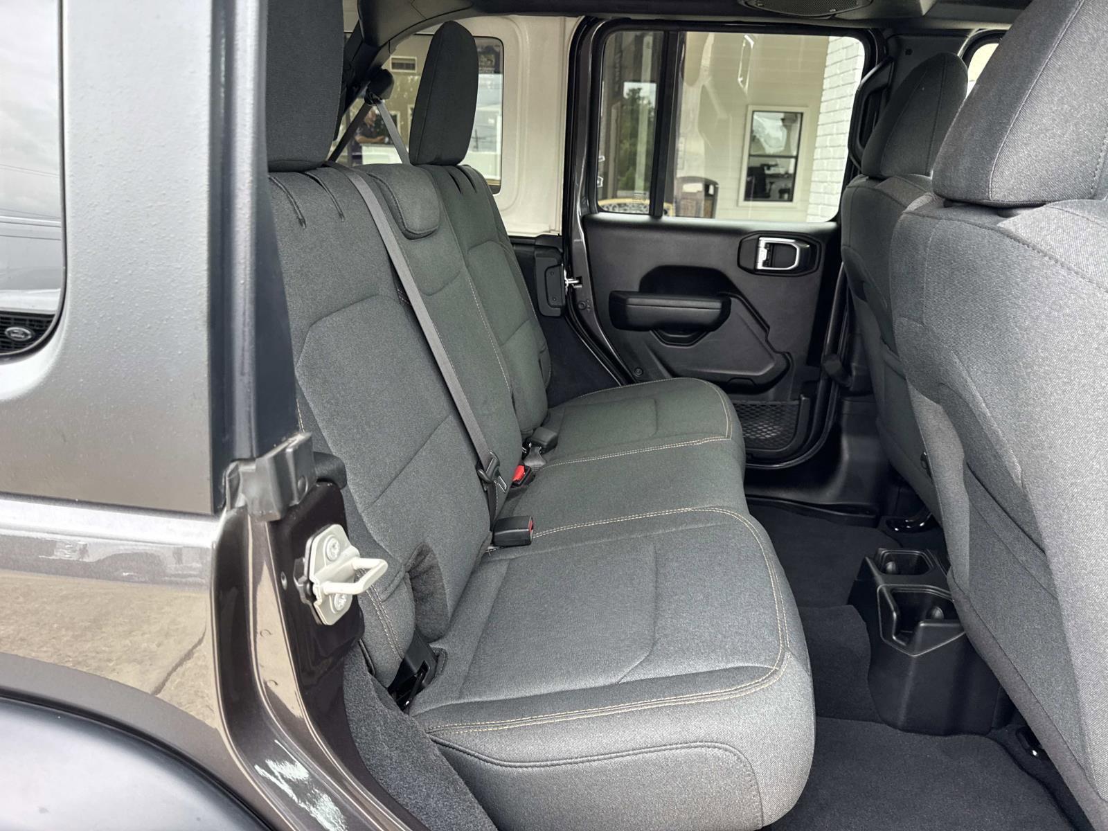 Used 2024 Jeep Wrangler Unlimited Sport AWD/4WD image 9