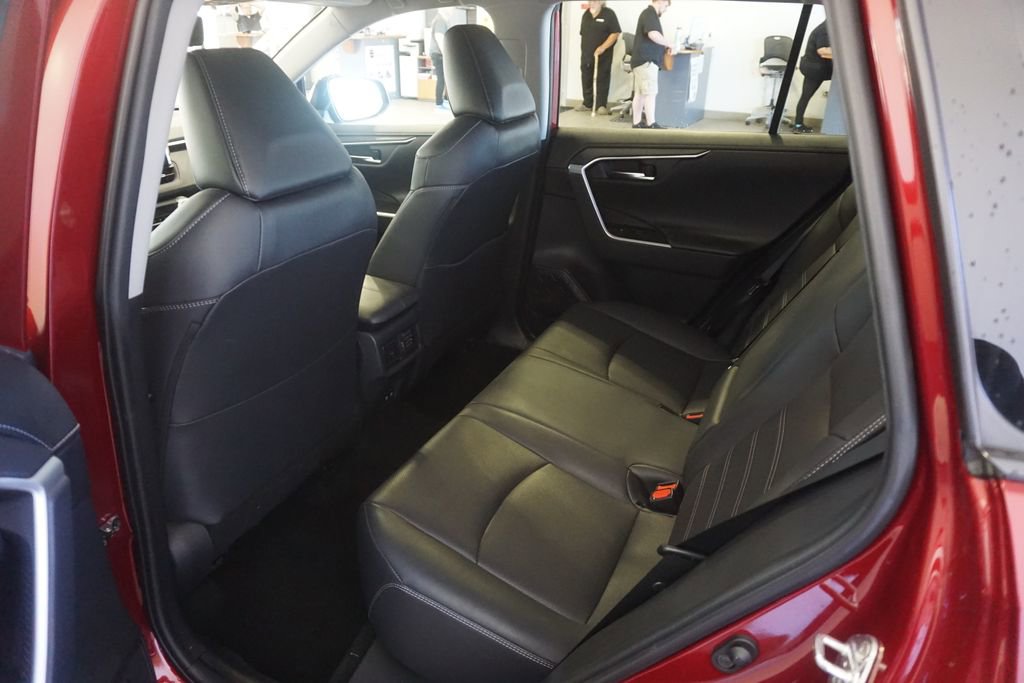 Used 2019 Toyota RAV4 Limited w/ Advanced Technology Package AWD/4WD image 25