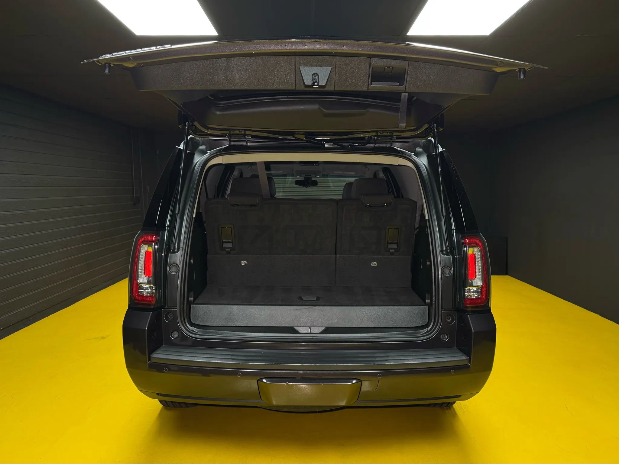 Used 2016 GMC Yukon SLE w/ HD Trailering Package image 15