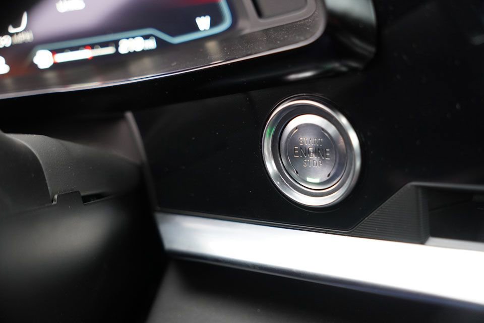 Used 2024 Chevrolet Corvette Stingray Premium Cpe w/ Z51 Performance Package image 28