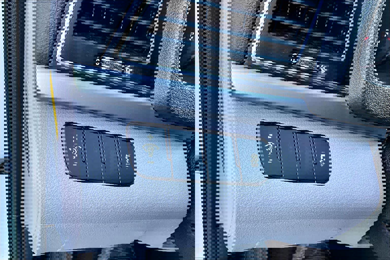 Used 2017 Hyundai Elantra SE image 26