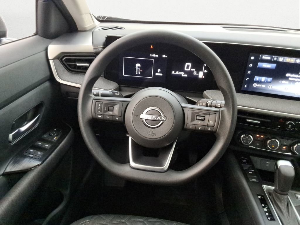 Used 2025 Nissan Kicks SV w/ SV Premium Package FWD image 13