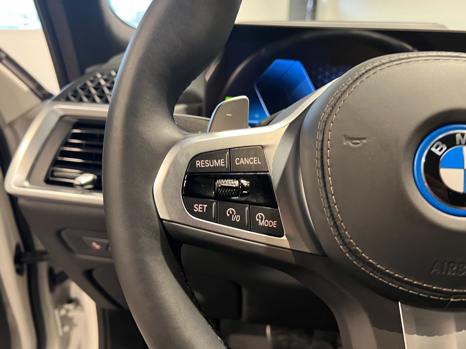 Used 2025 BMW X5 xDrive50e w/ M Sport Package image 13