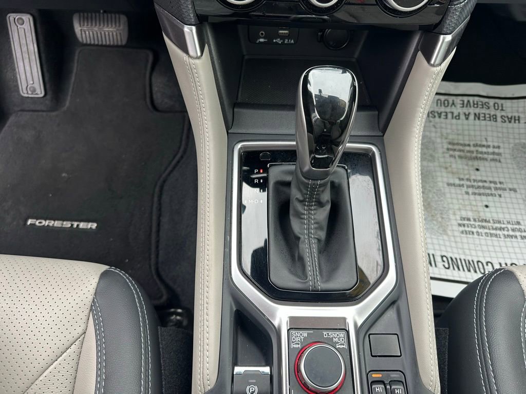 Used 2023 Subaru Forester Limited image 31