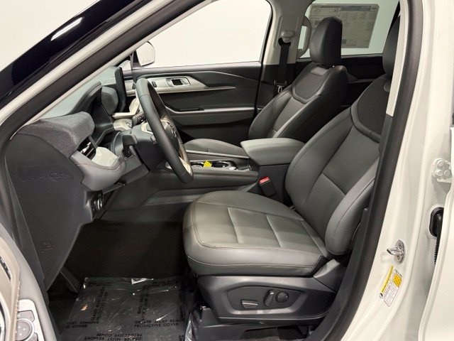 New 2026 Ford Explorer Active w/ Active Comfort Package RWD image 10